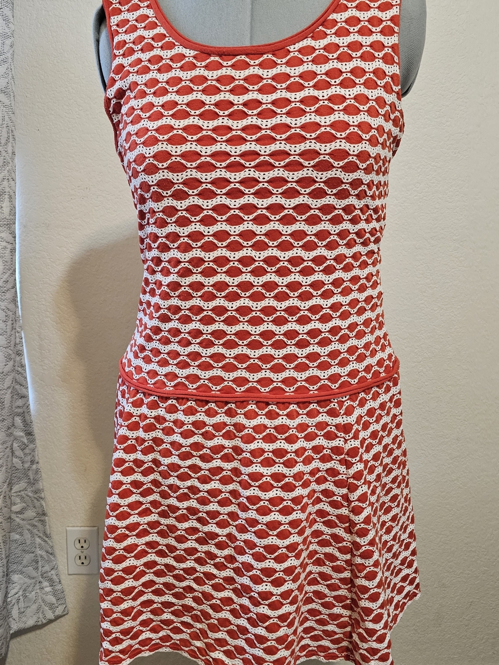 Max Studio Red Scoop Neck Sleeveless Top